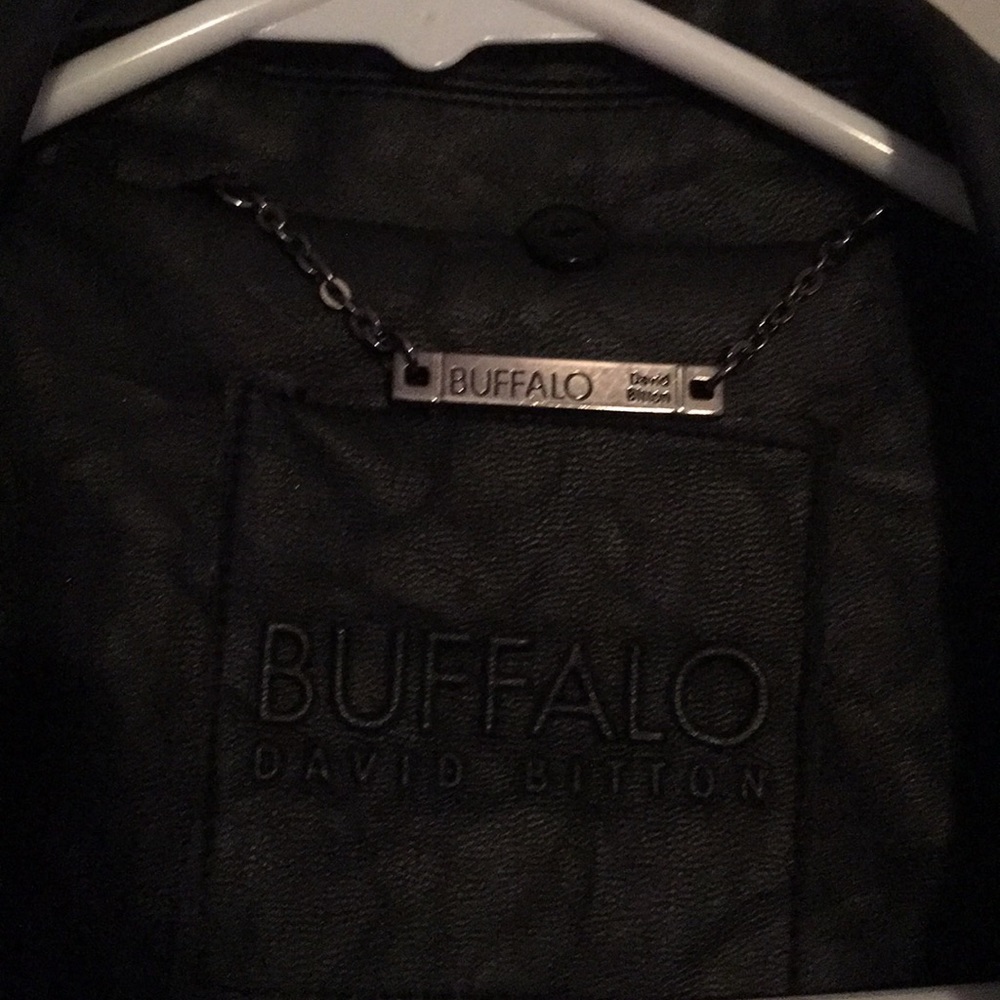 Leather jacket - Picture 2 of 3